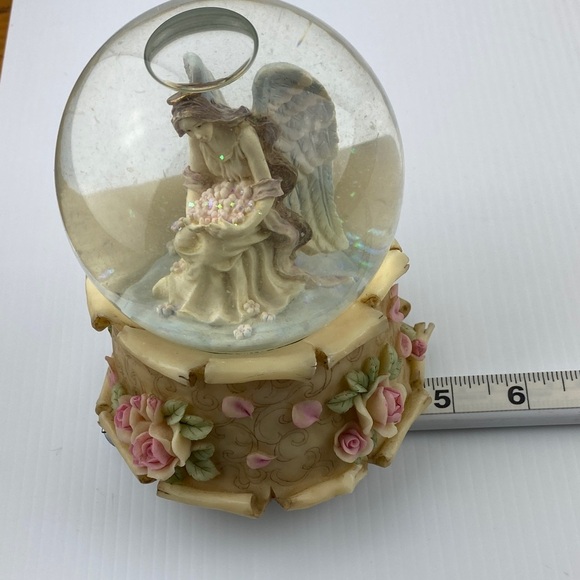 Vintage Musical Snow Globe Angel with Pink Roses - Picture 12 of 13